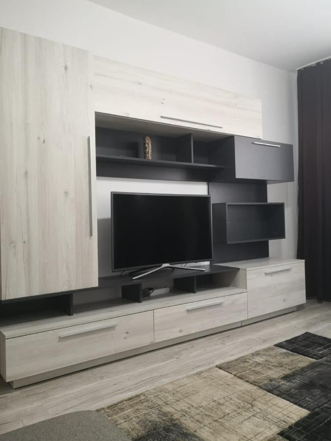 Apartament Cu Doua Camere Târgu Jiu מראה חיצוני תמונה